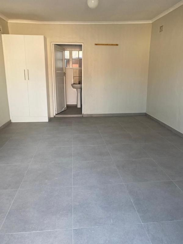 To Let 1 Bedroom Property for Rent in Maitland Western Cape